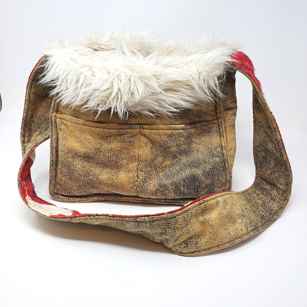 Chi Wow Wow Small Dog Carrier Purse Faux Fur Inside Clip Pockets